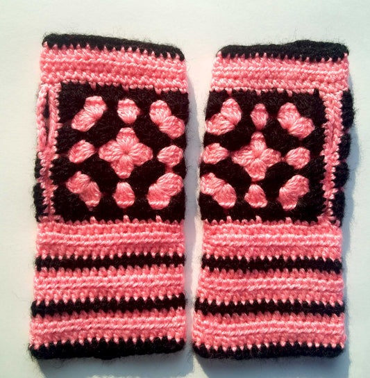 Lovely Women Fall & Winter Wool Pink and Black Brownie knitted fingerless hand gloves